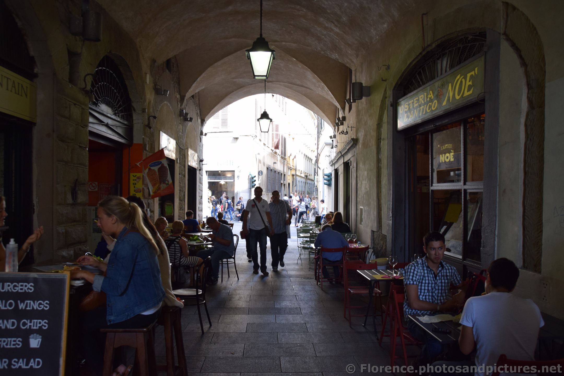 Osteria L'Antico Noe Under the Archway in Florence.jpg
