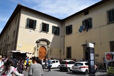Piazza Delle Belle Arti Florence.jpg