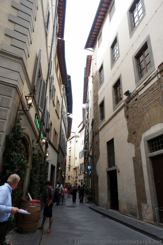 Via Lambertesca looking west near Via dei Georgofili.jpg
