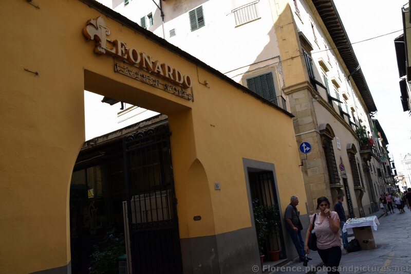 Leonardo Leather Works on Borgo dei Greci in Florence.jpg