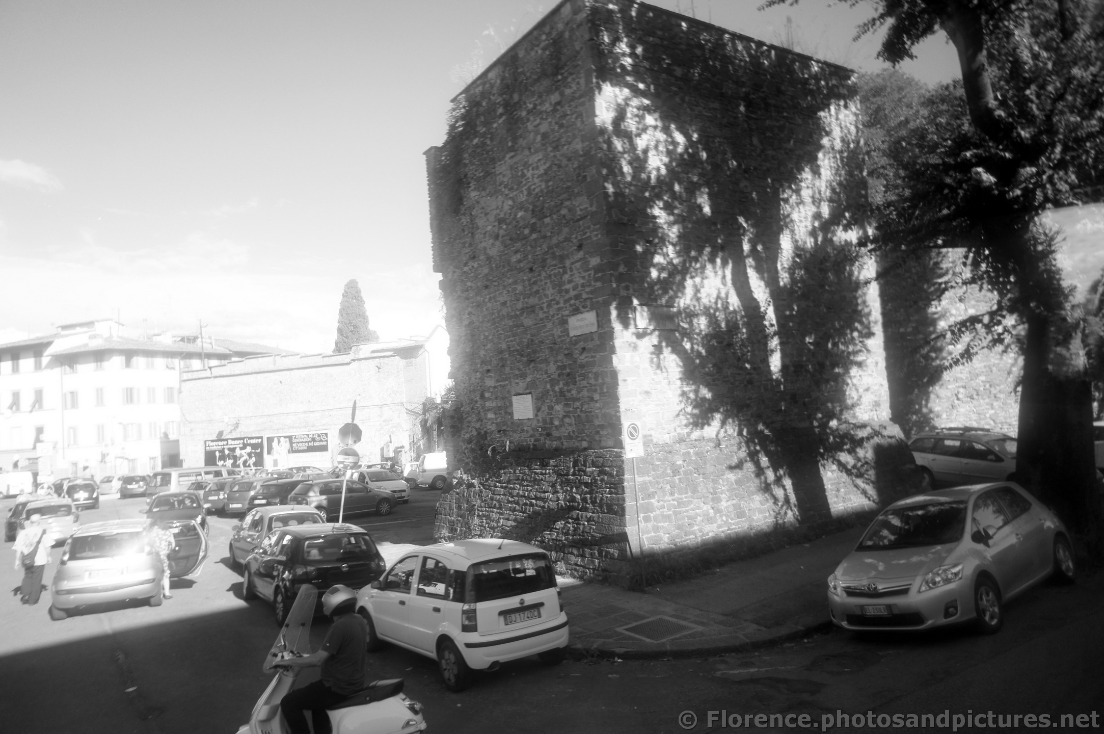 Piazza Torquato Tasso Black and White Photo.jpg