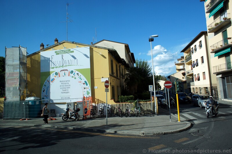 Piazza Pompeo Batoni in Florence Italy.jpg