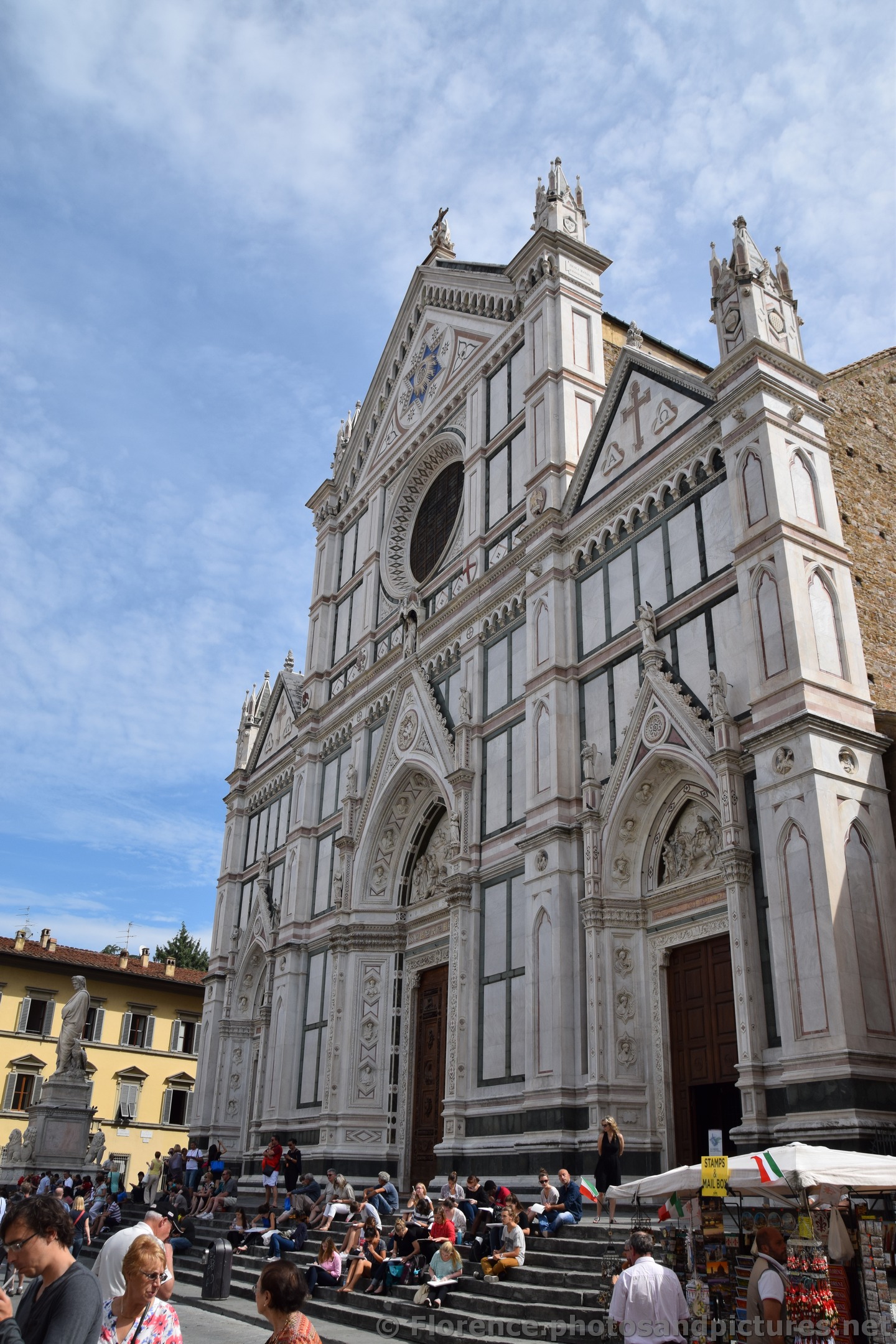 Basilica of Santa Croce Side View.jpg