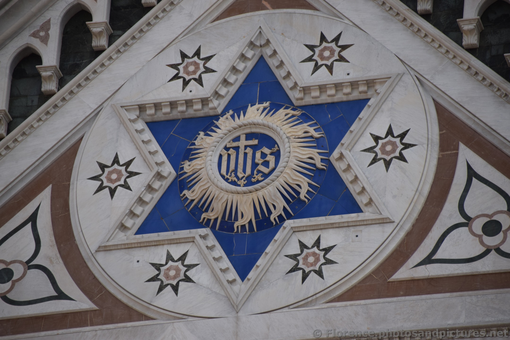 6 Pointed Star atop the Basilica of Santa Croce.jpg