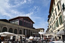 Mercato Centrale Market of Florence with Purple steel top.jpg