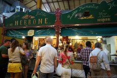 People waiting for their orders at Nerbone.jpg