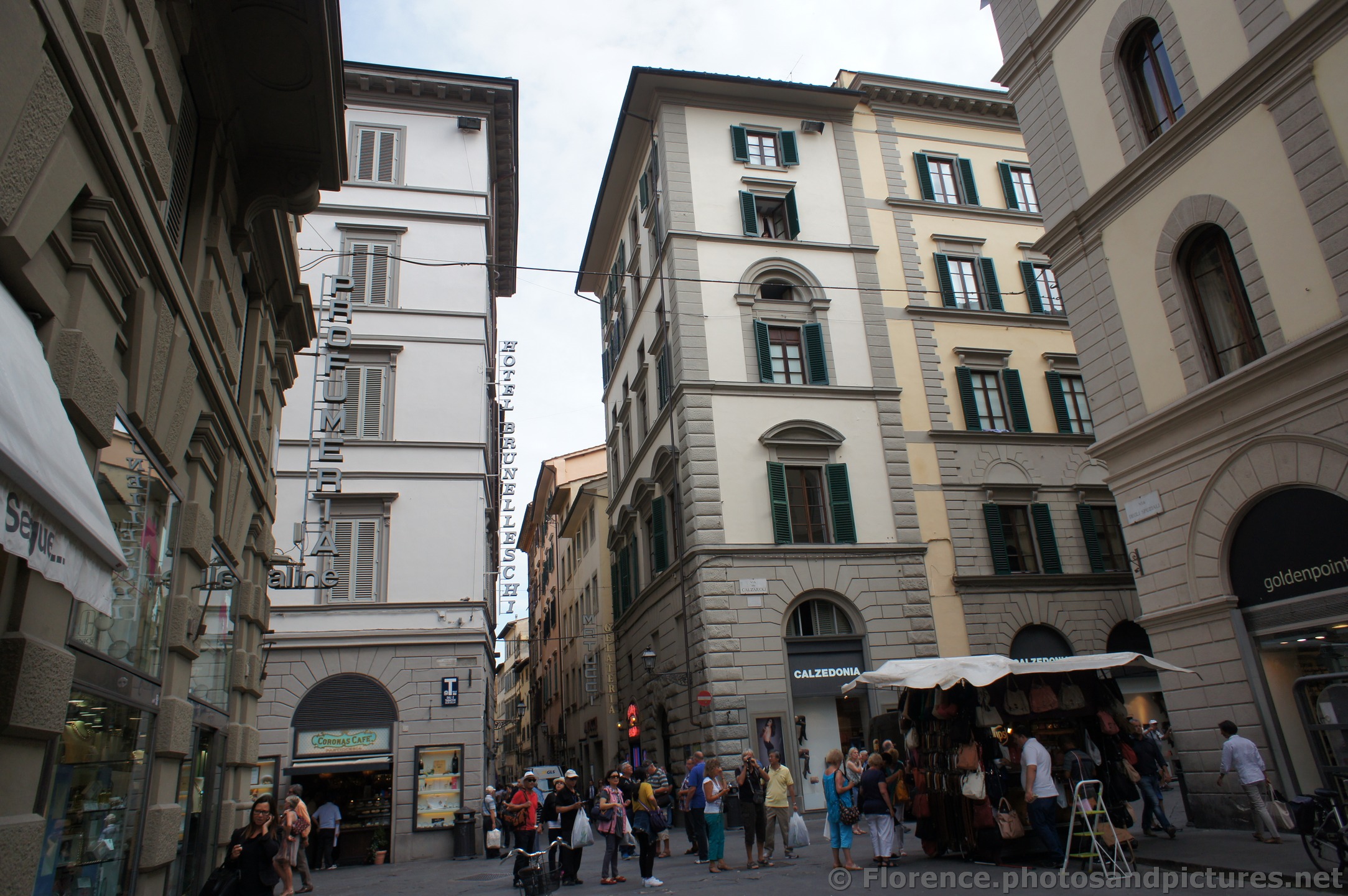 Hotel Brunelleschi at Centro Storico near Piazza della Repubblica.jpg