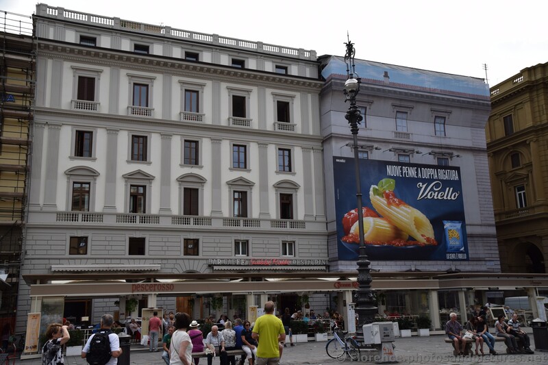 Giubbe Rosse Resturant at the Republic Square in Florence.jpg