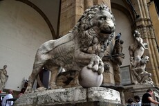 Piazza della Signoria (Loggia dei Lanzi Statues & Palazzo Vecchio) Pictures