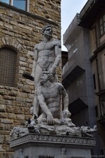 Hercules and Cacus Statue outside of Palazzo Vecchio in Piazza della Signoria.jpg