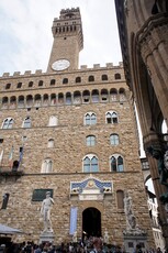 Palazzo Vecchio with Statue of David and Hercules & Caus.jpg