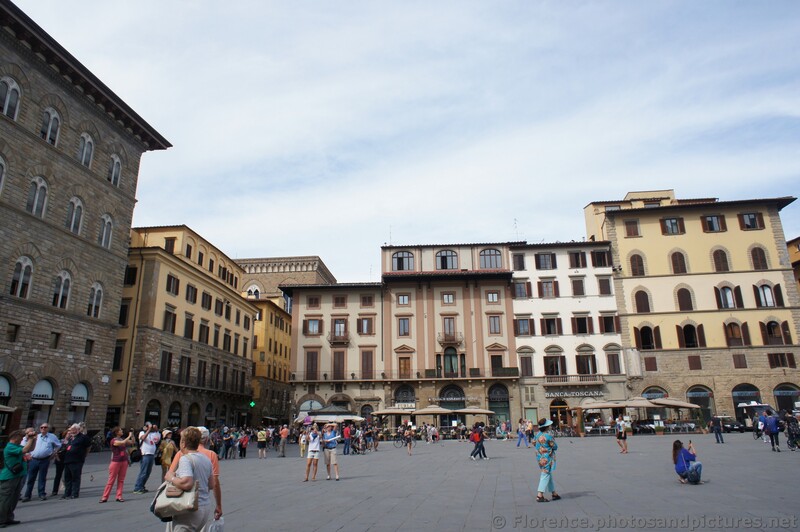 Northern side of Piazza della Signoria .jpg