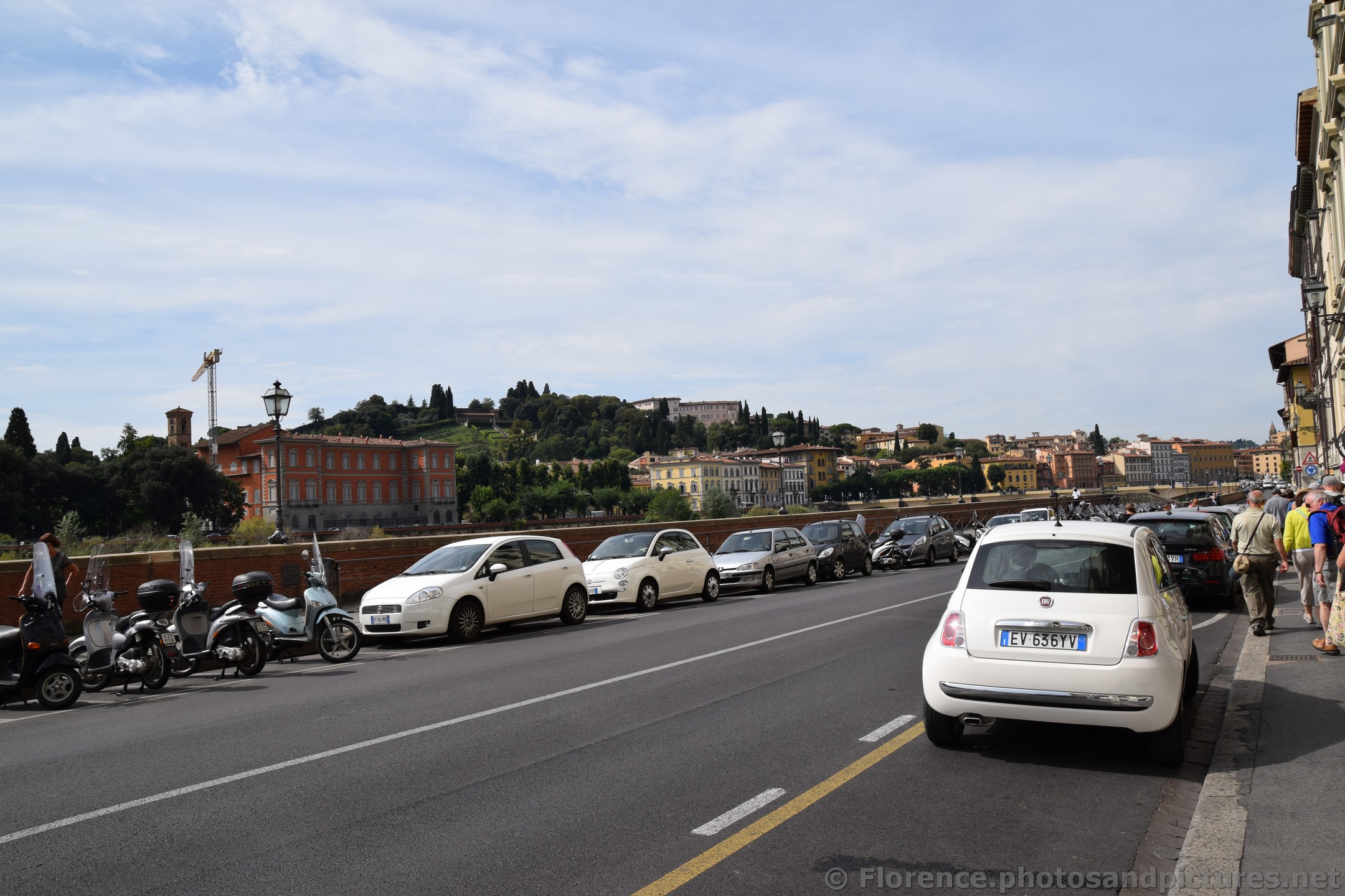 Lungarno delle Grazie Street in Florence near Plaza Hotel Lucchesi.jpg