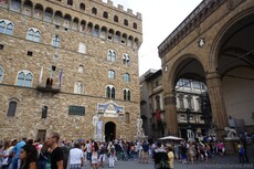 Palazzo Vecchio and Loggia dei Lanzi at Piazza della Signoria.jpg
