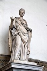Roman Noblewoman Sabine Statue inside the Loggia dei Lanzi.jpg