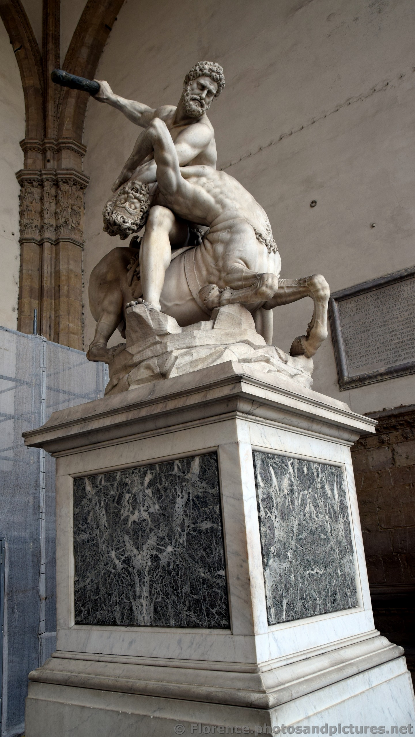Statue of Hercules Nessus at Loggia dei Lanzi.jpg