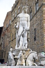 Piazza della Signoria Fountain of Neptune Close Up.jpg