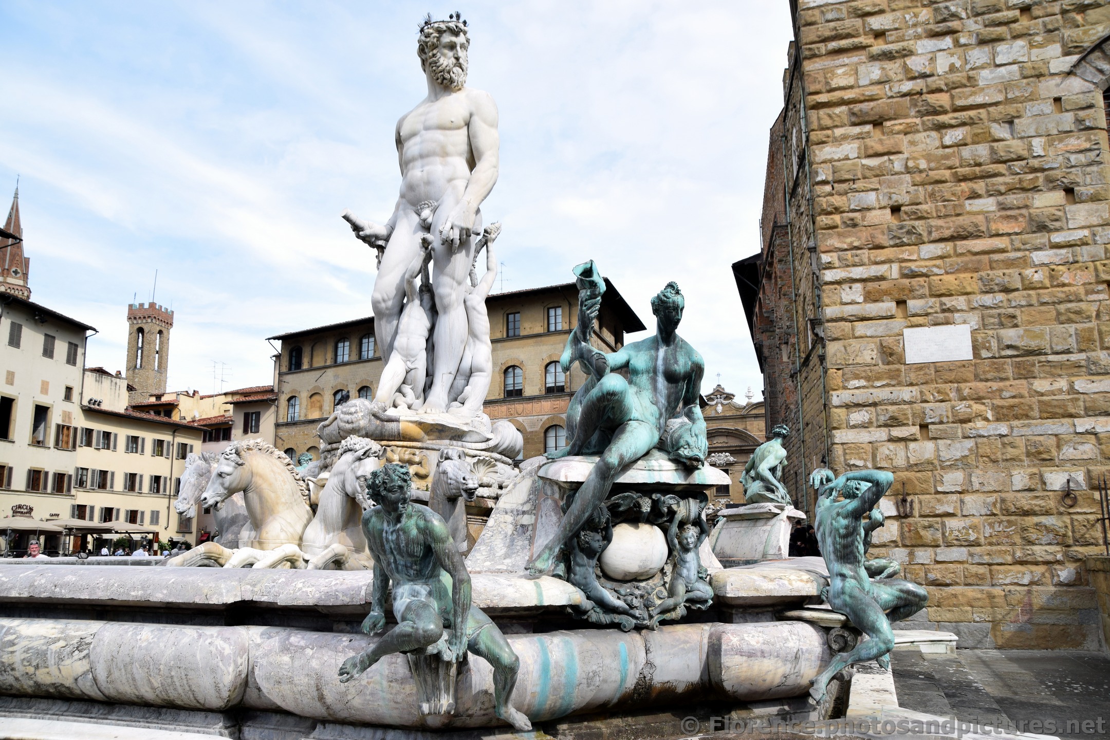 Fountain of Neptune at Piazza della Signoria.jpg