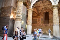 Niche & Frescoe Artwork on wall & ceiling of Palazzo Vecchio Courtyard.jpg