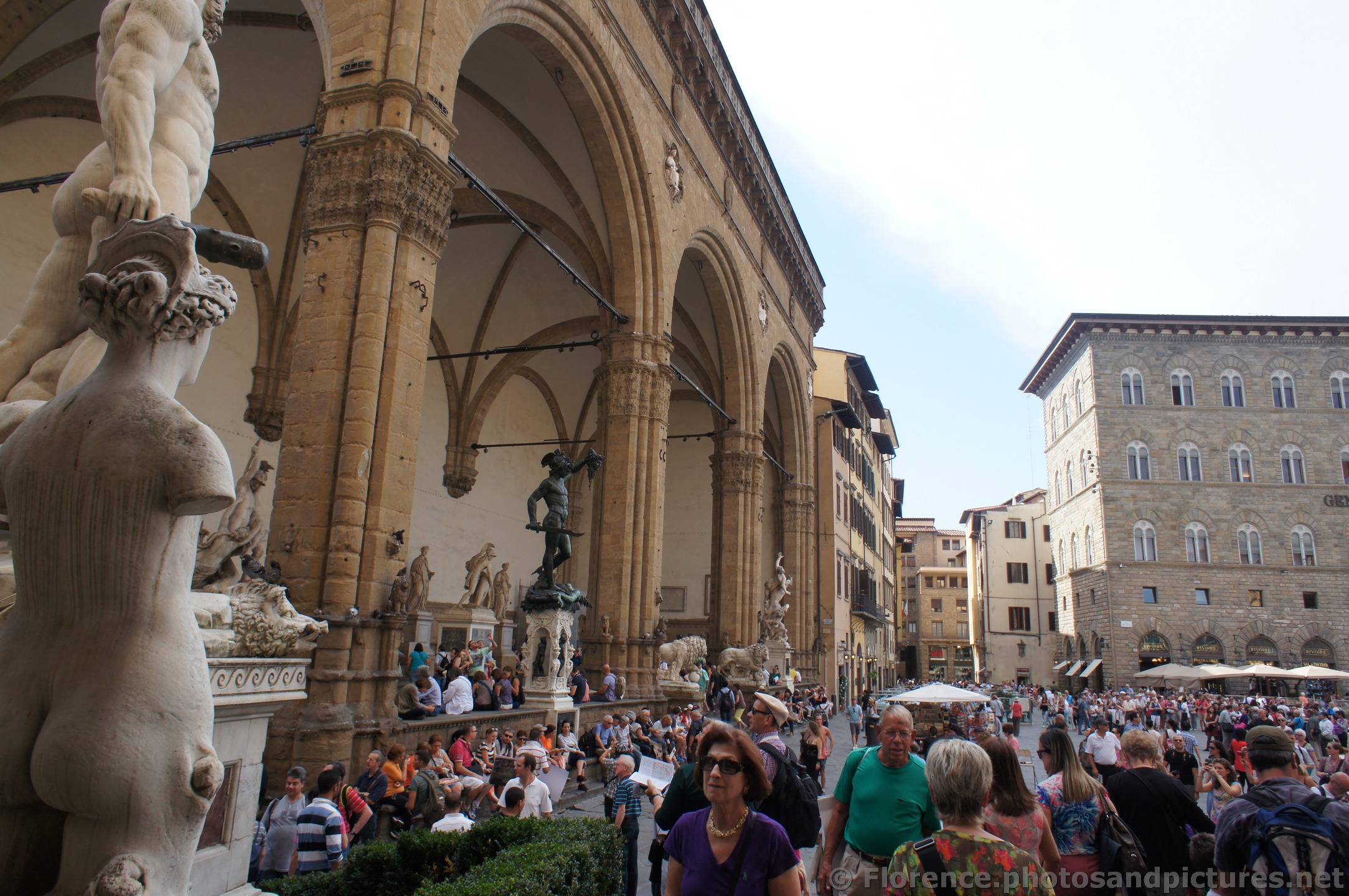 Looking West on Piazza della Signoria.jpg