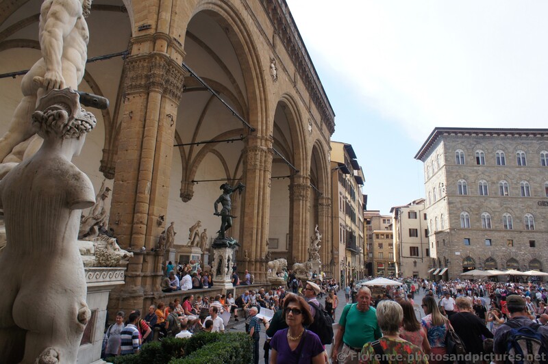 Looking West on Piazza della Signoria.jpg