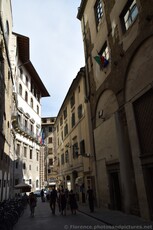 Via della Ninna street in Florence Walking away from Palazzo Vecchio.jpg