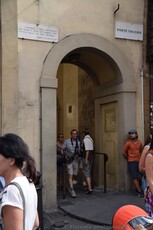 Ponte Vecchio Sidewalk Entrance.jpg