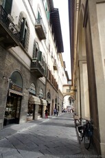 Lungarno Anna Maria Luisa de' Medici Street near Pointe Vecchio.jpg