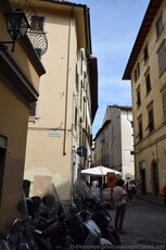 Via Delle Burella and Via Torta Cross Street in Florence.jpg