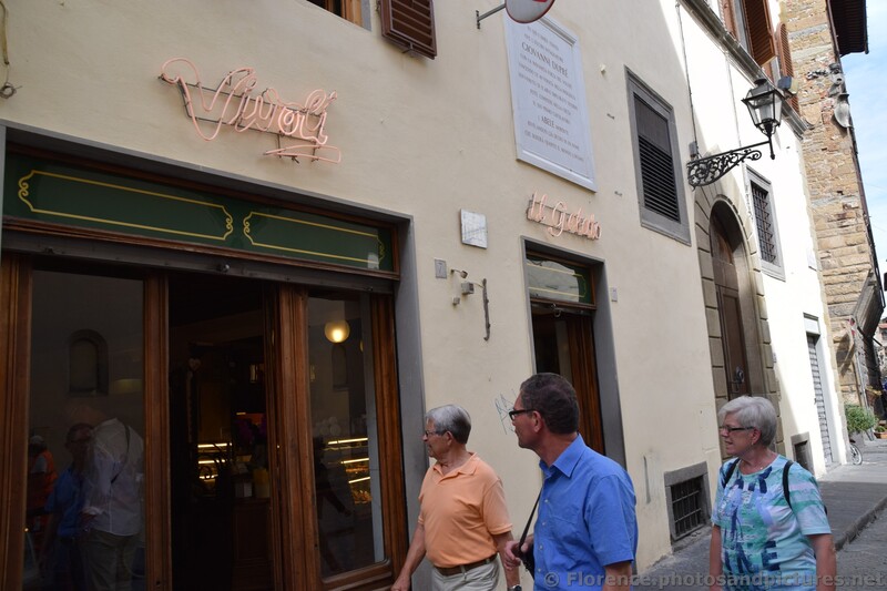 Entrance to Vivoli Gelato Location in Florence Italy.jpg