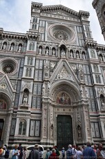 Frontal View of Duomo of Florence Basilica of Saint Mary of the Flower.jpg
