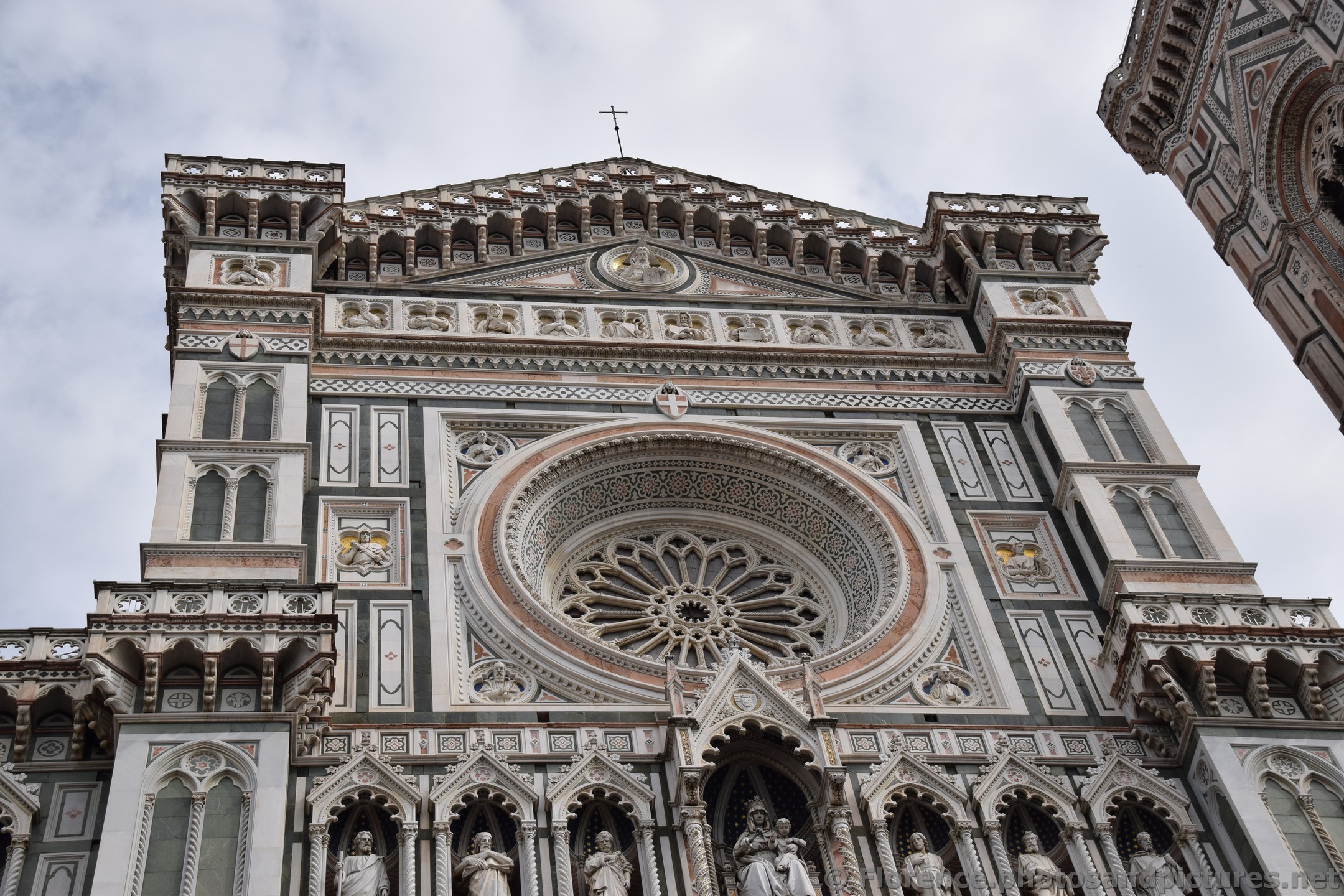 Zoomed in Top of the Florence Cathedral.jpg